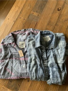 (2) American Eagle Outfitters Soft Button Downs